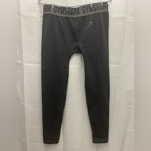 GYMSHARK- women’s black leggings #40